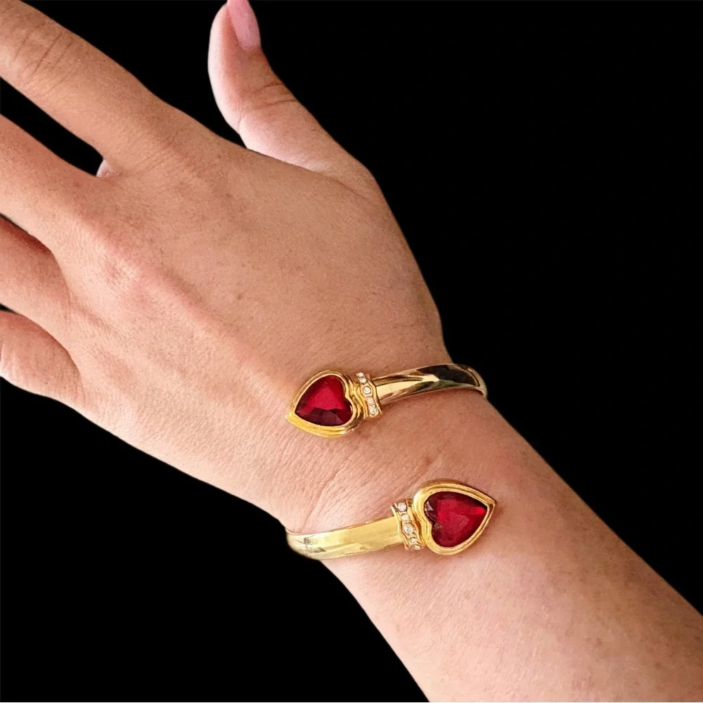 Vintage Gold Tone Heart Wrap Cuff Bracelet Red Acrylic Stones Open Bangle - Picture 2 of 5